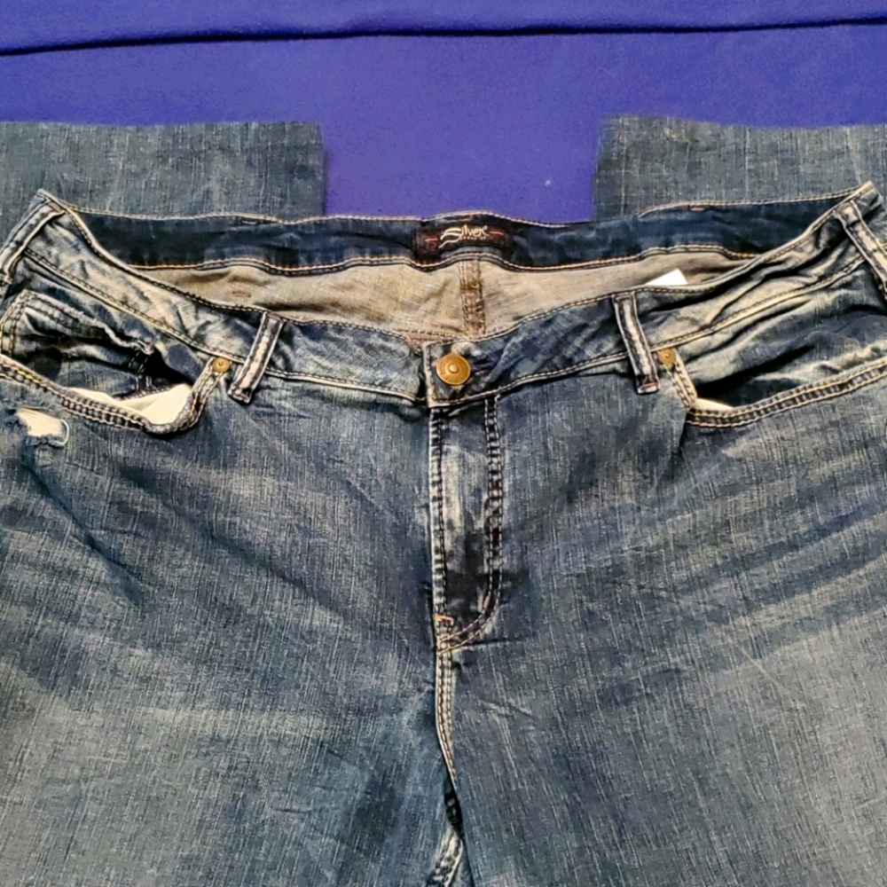 SILVER blue Jeans distressed size 24/33